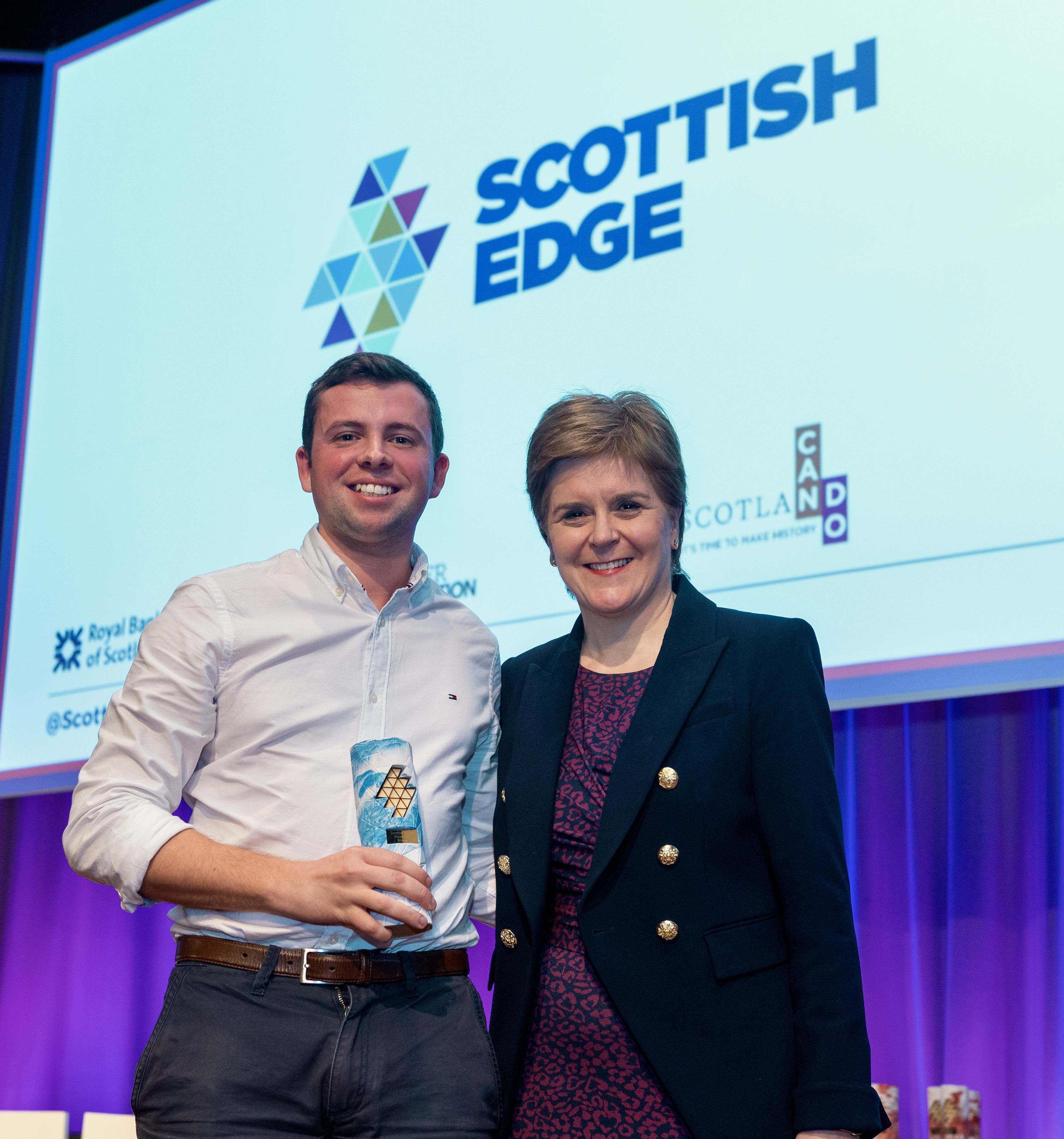 Hoolr_with_First_Minister_Nicola_Sturgeon_-_Scottish_EDGE_20.JPG